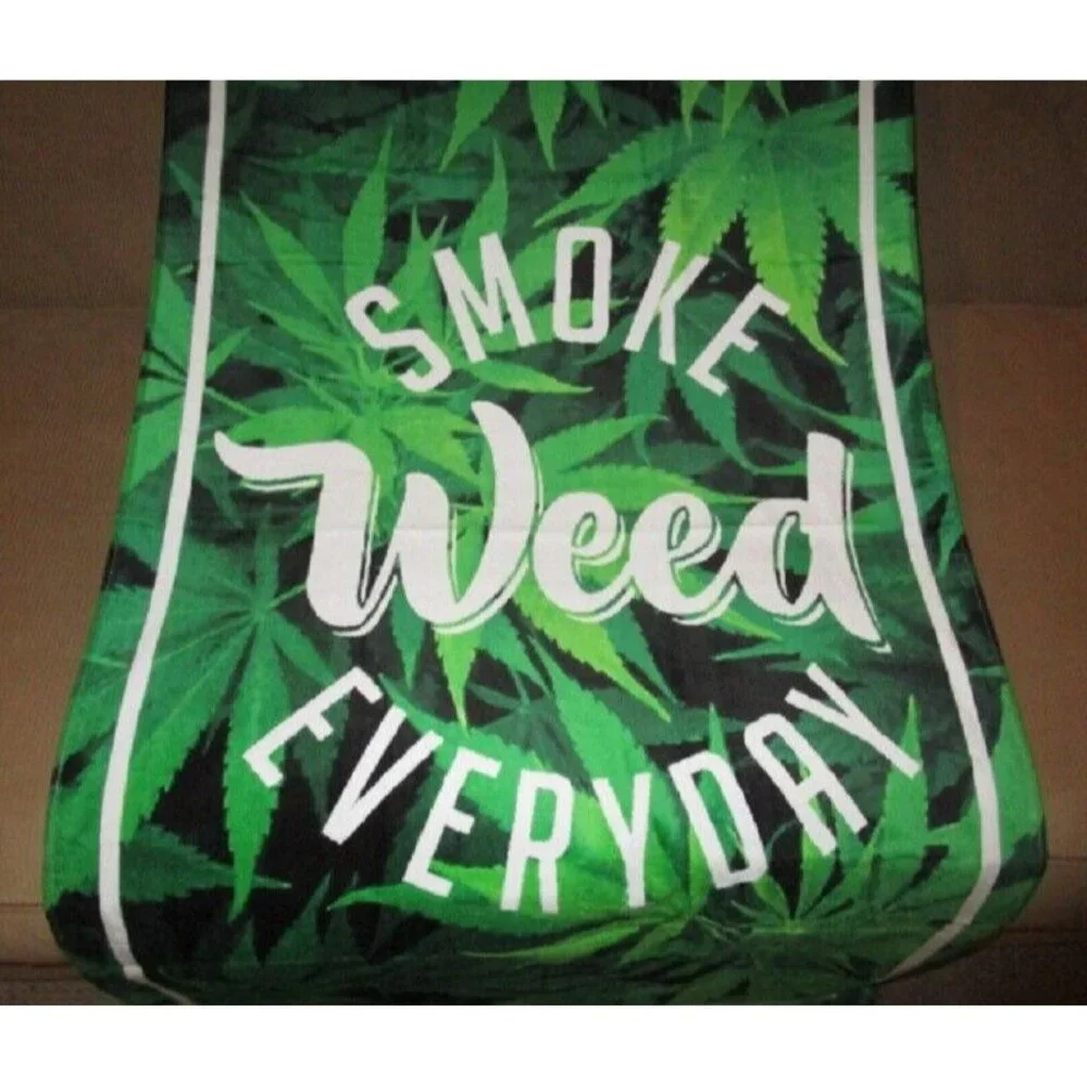 New Bath Beach Pool Towel GIFT Marijuana Pot Leaf Smoke Weed Everyday Leaves NWT